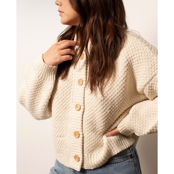 WOL HIDE Box Bomber in Bone - Picture 4 of 13